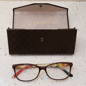 Gucci Eyeglasses and Logo Case